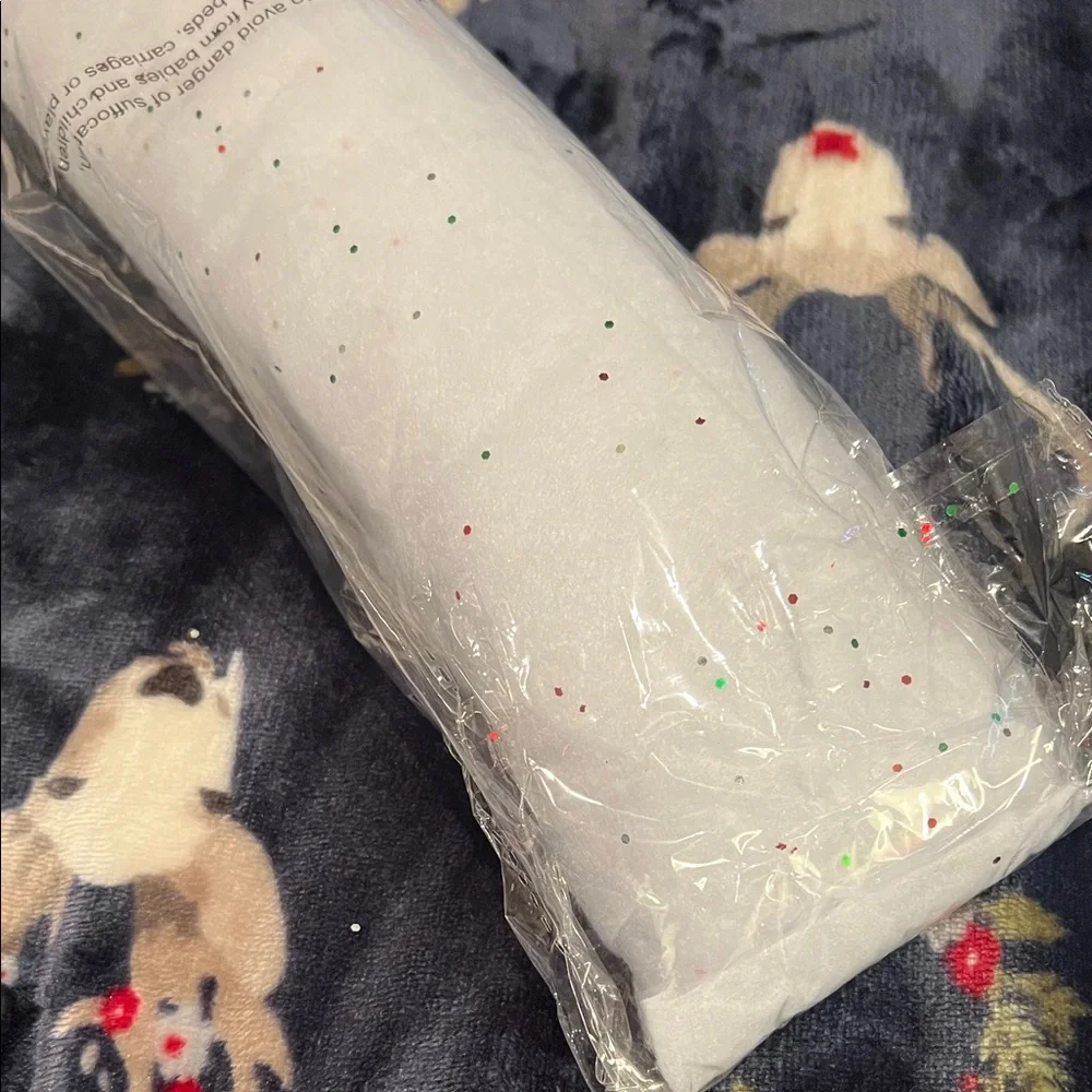 Vintage Glitter Snow Blanket - White